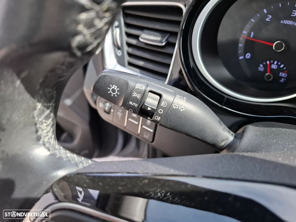 Kia Ceed SW 1.6 CRDi TX+SRF - 23