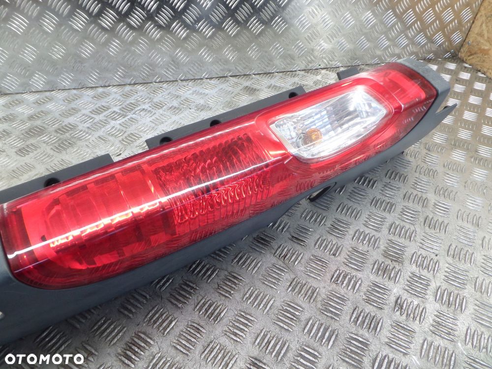 lampa tylna lewa renault trafic lift 06-14 89038990 - 3