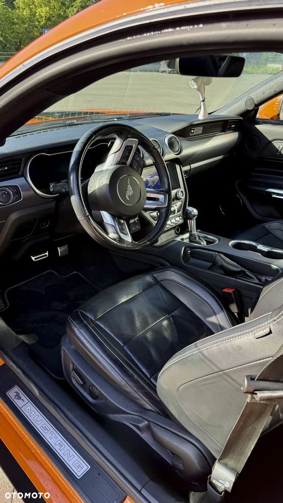 Ford Mustang - 8