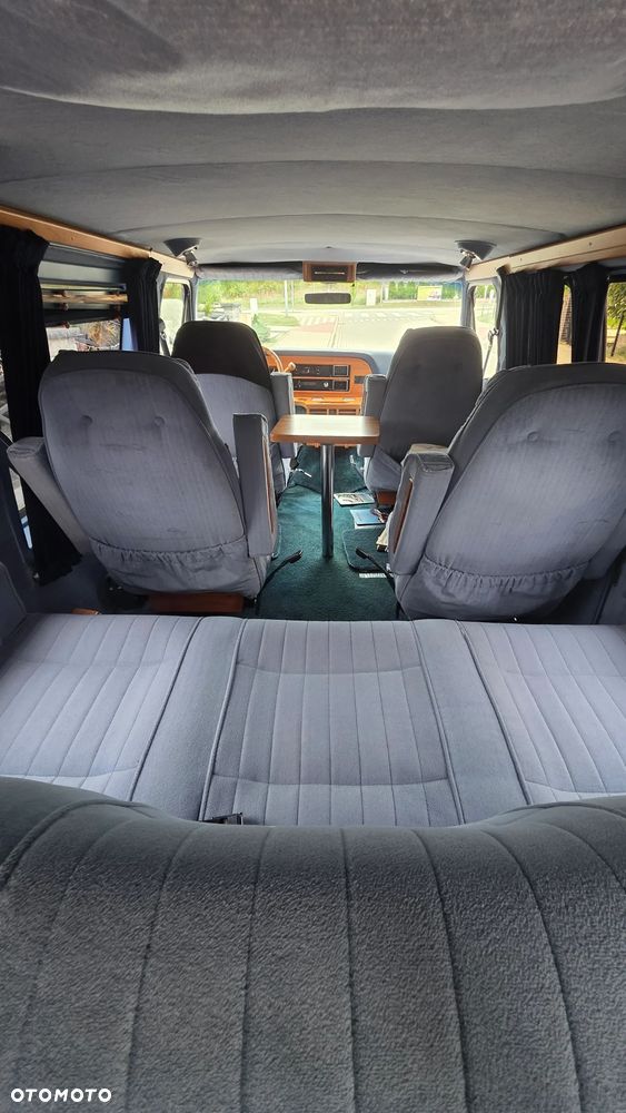 Ford Econoline - 17