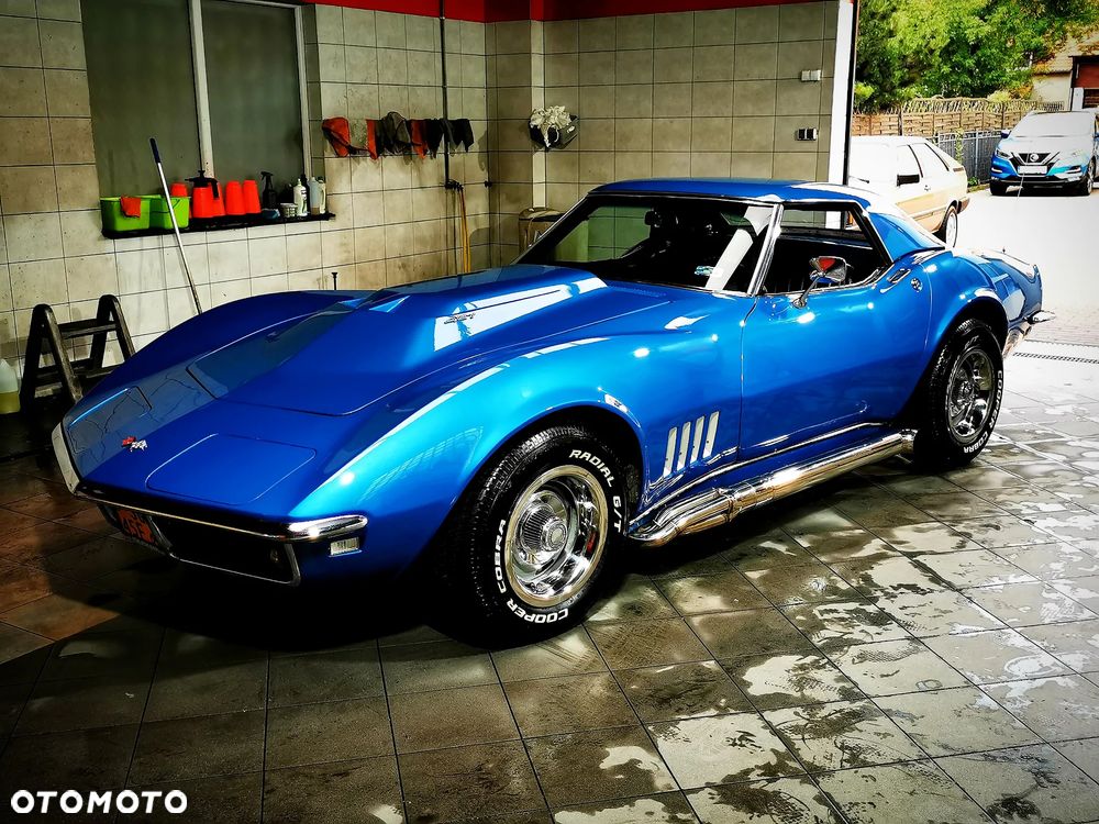 Chevrolet Corvette - 1