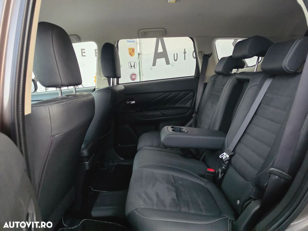 Mitsubishi Outlander 2.0 Litre DOHC MIVEC 4WD Instyle Navi - 8