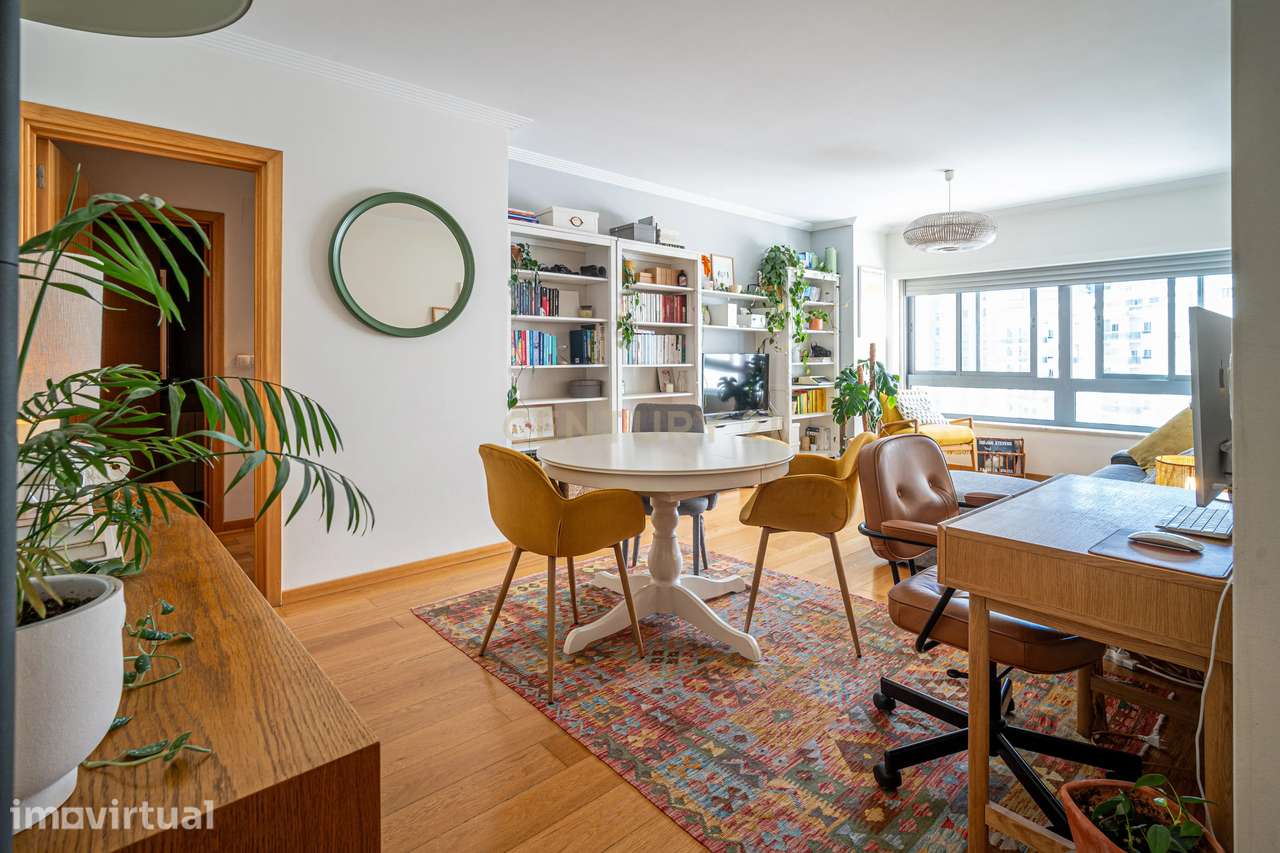 T1 no Condomínio Telheiras Residence na Quinta dos Barros em Lisboa - Grande imagem: 2/27