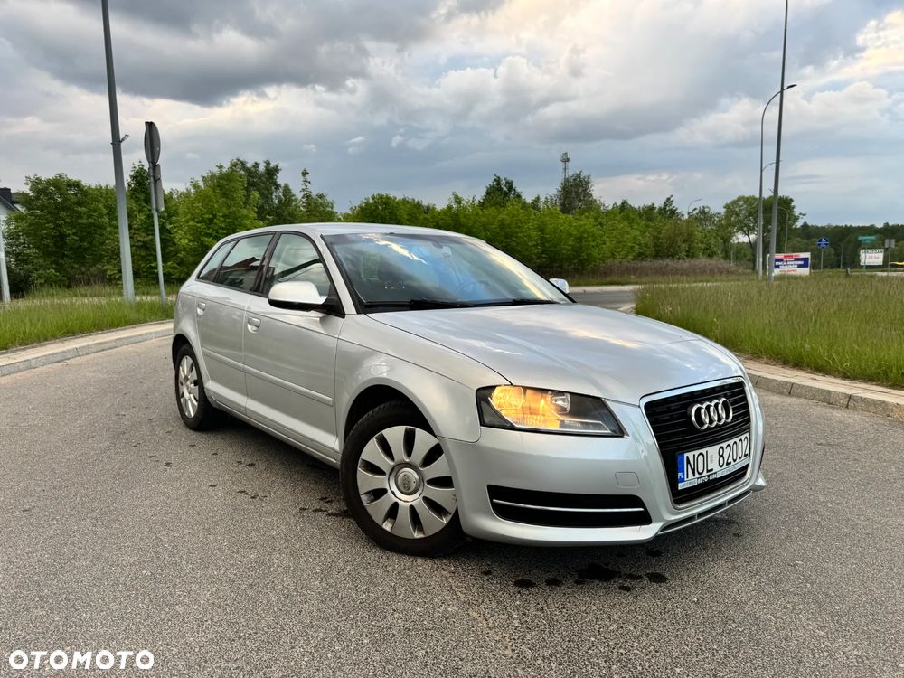 Audi A3 Sportback 2.0 TDI DPF Ambiente - 2