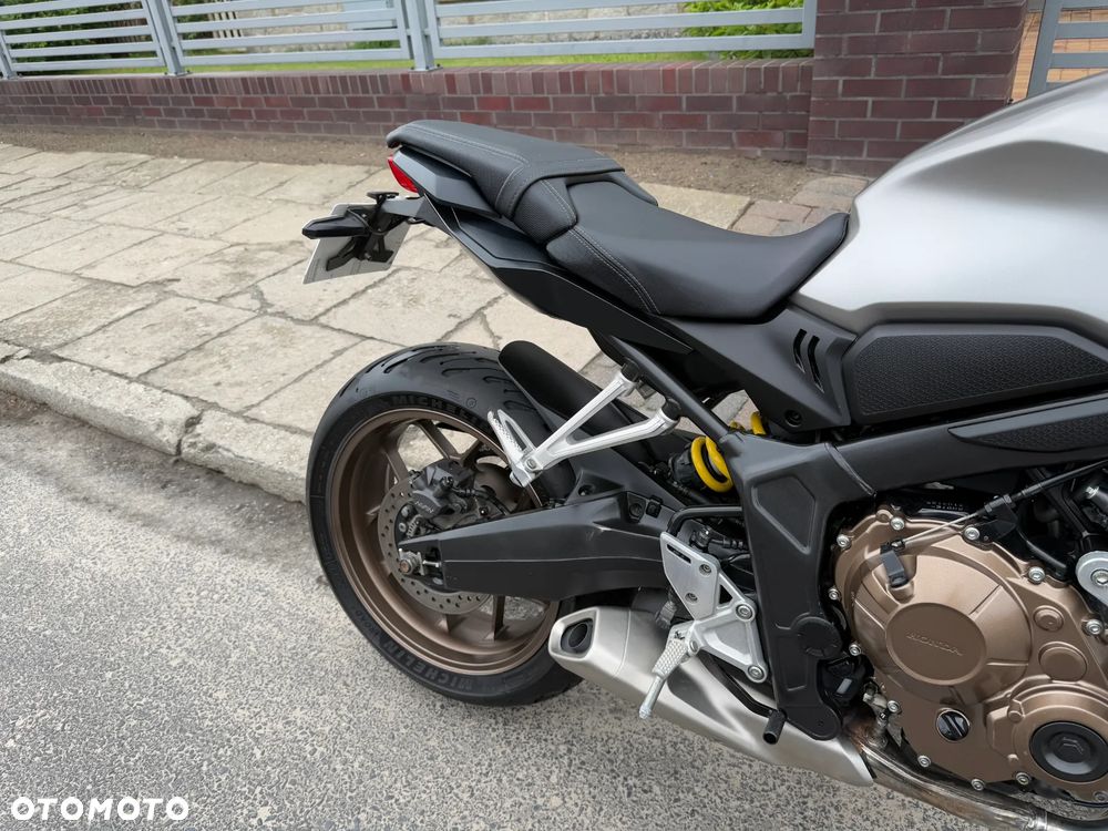 Honda CB - 23