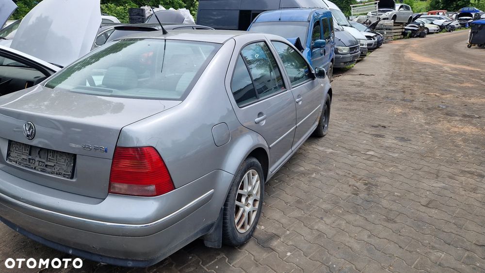 VW BORA 1,6 FSI NA CZĘŚCI - 3