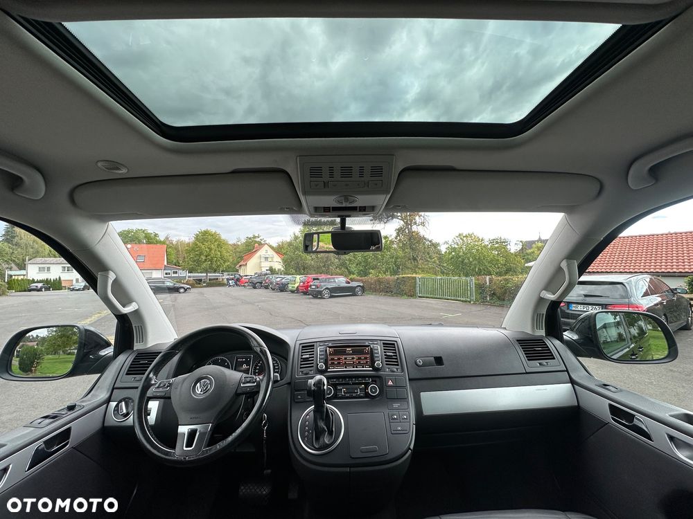 Volkswagen Multivan - 15