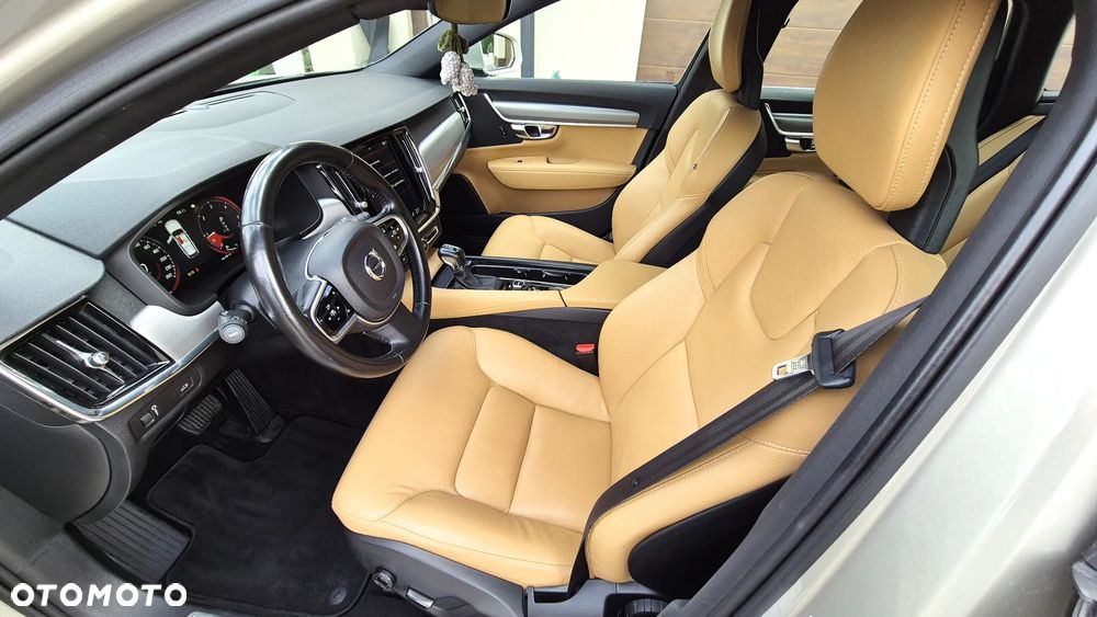 Volvo V90 D4 AWD Momentum - 27