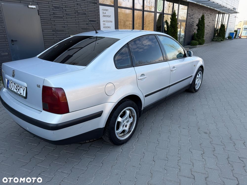 Volkswagen Passat 1.8 - 6