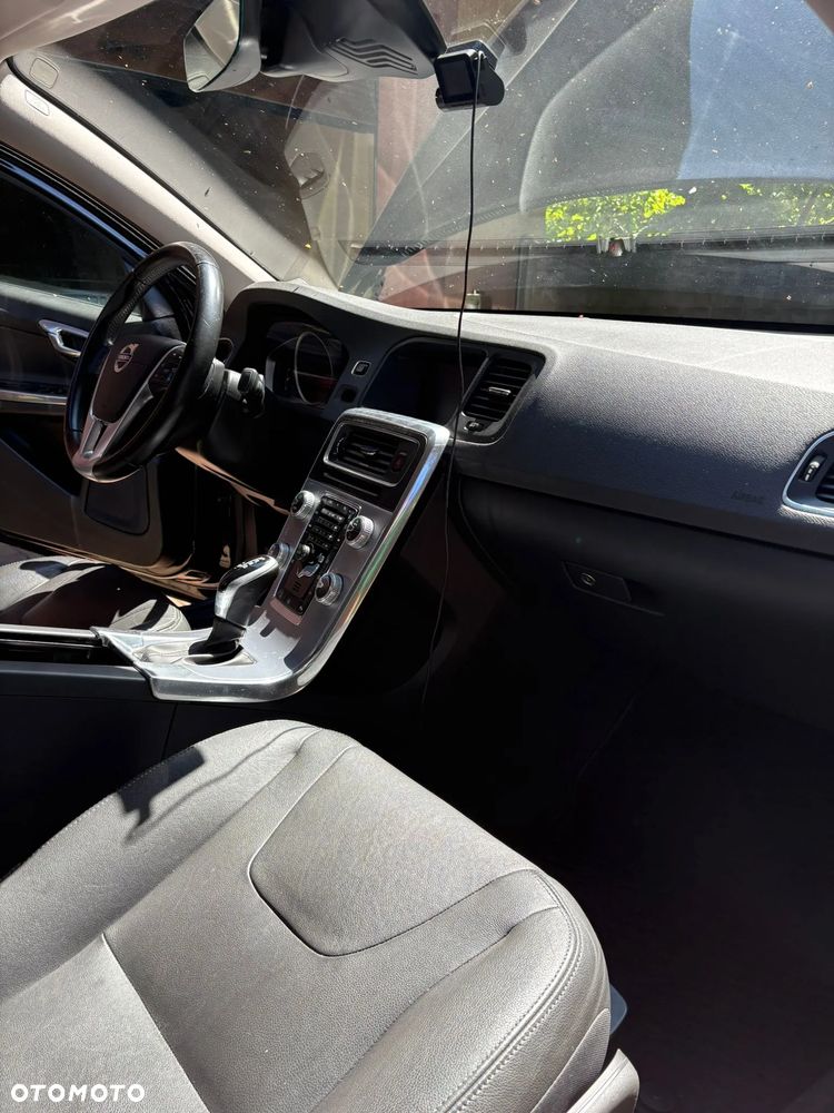Volvo S60 D2 Drive-E Dynamic Edition (Kinetic) - 6