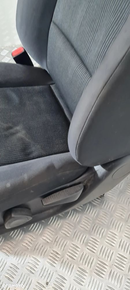 Ssangyong Actyon Sports II Fotel Lewy Przód - 9