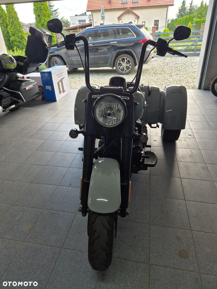 Harley-Davidson Trike Freewheeler - 33