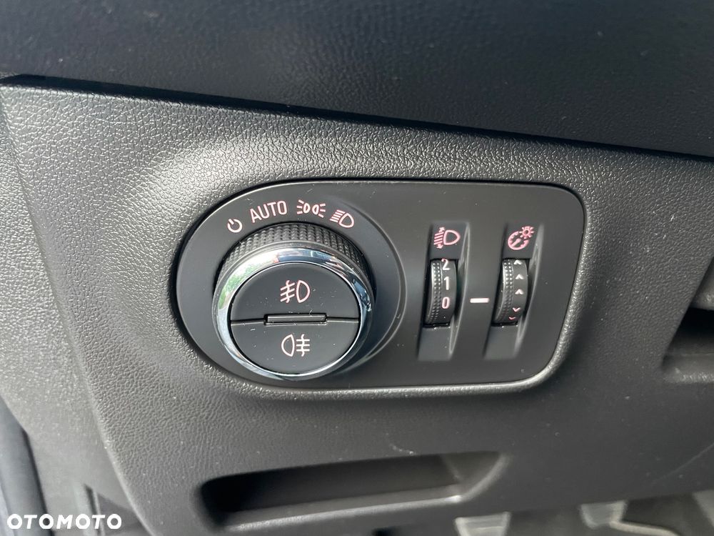 Opel Corsa 1.4 Cosmo - 15