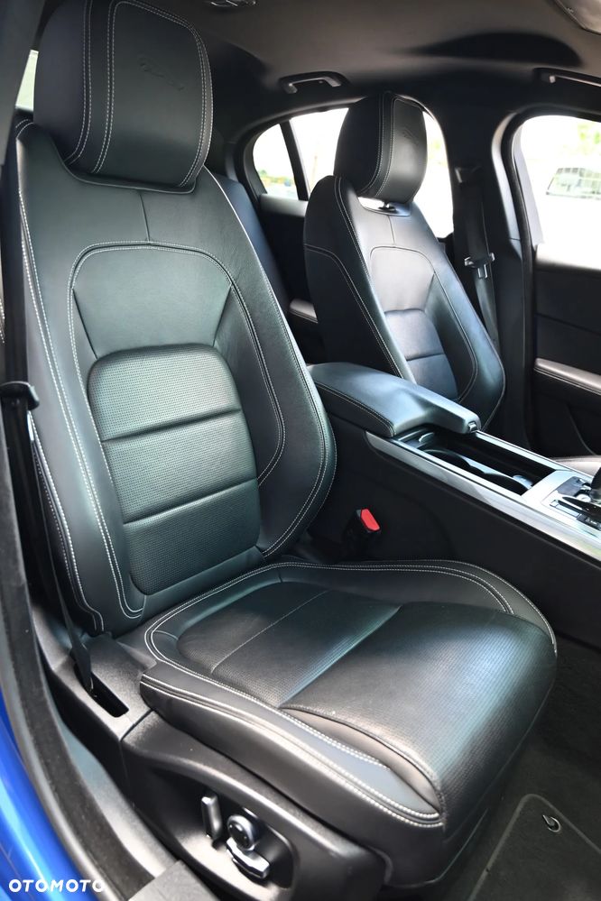 Jaguar XE - 37