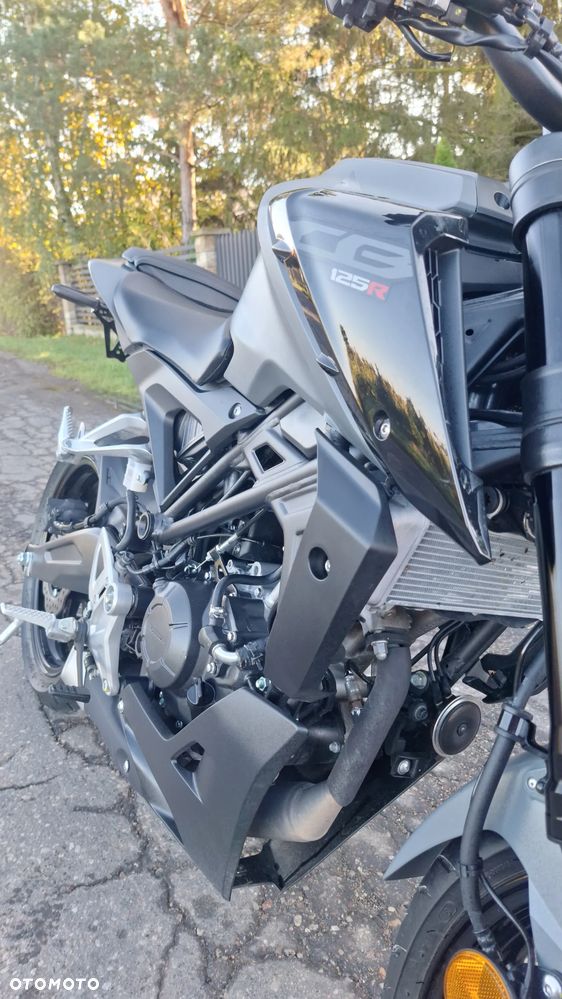 Honda CB - 12