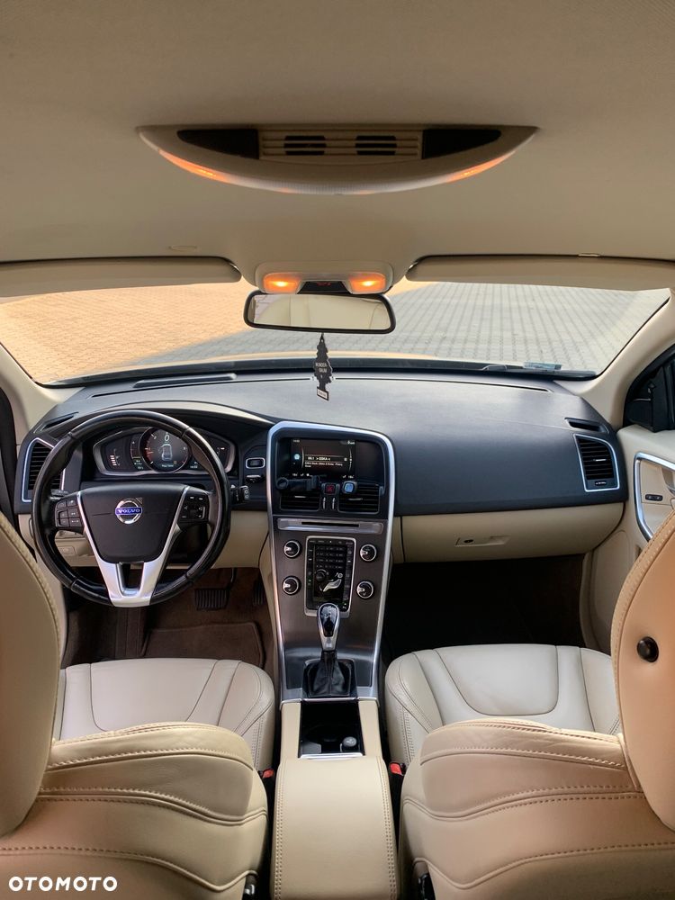 Volvo XC 60 D4 AWD Summum - 17