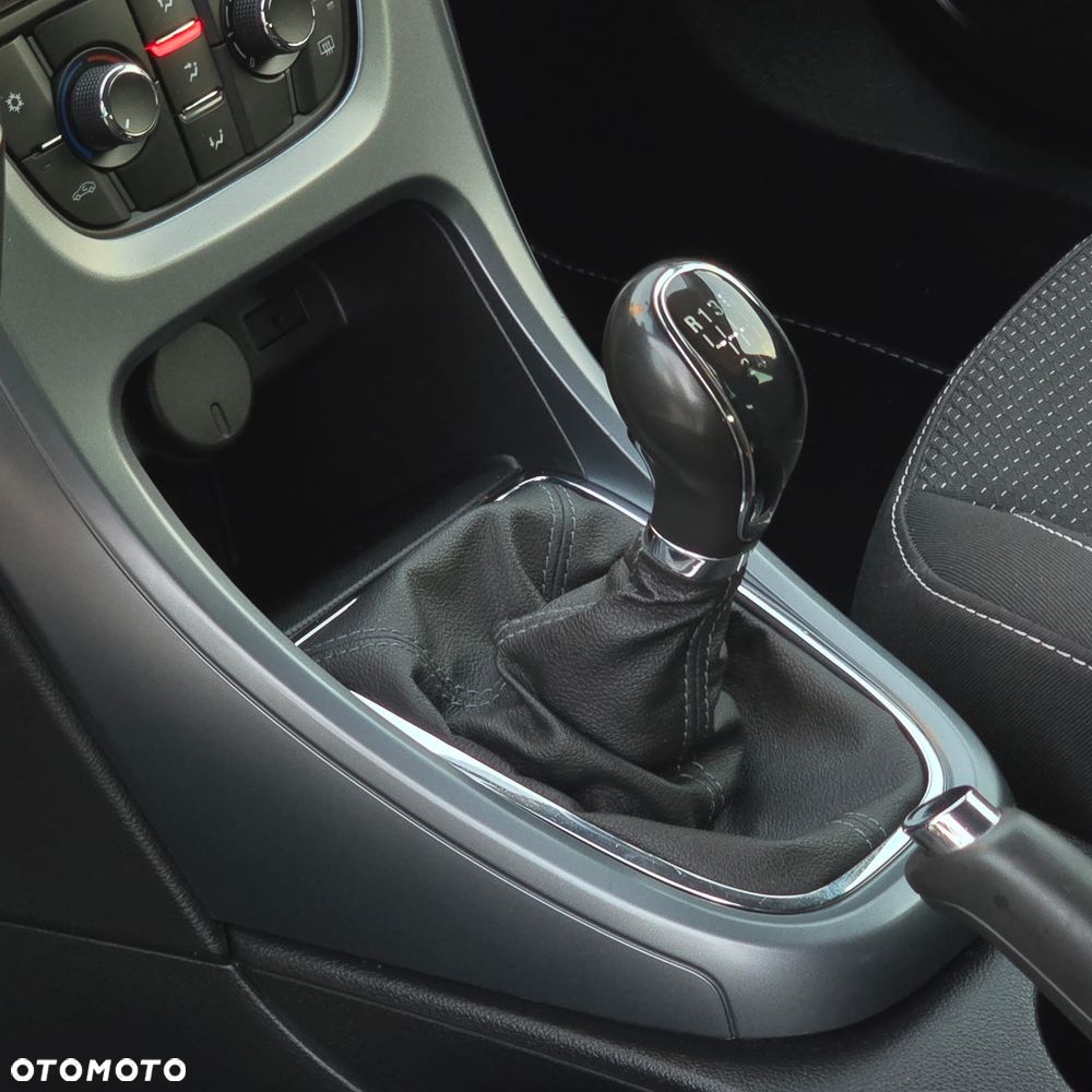 Opel Astra 1.4 Turbo Innovation - 25