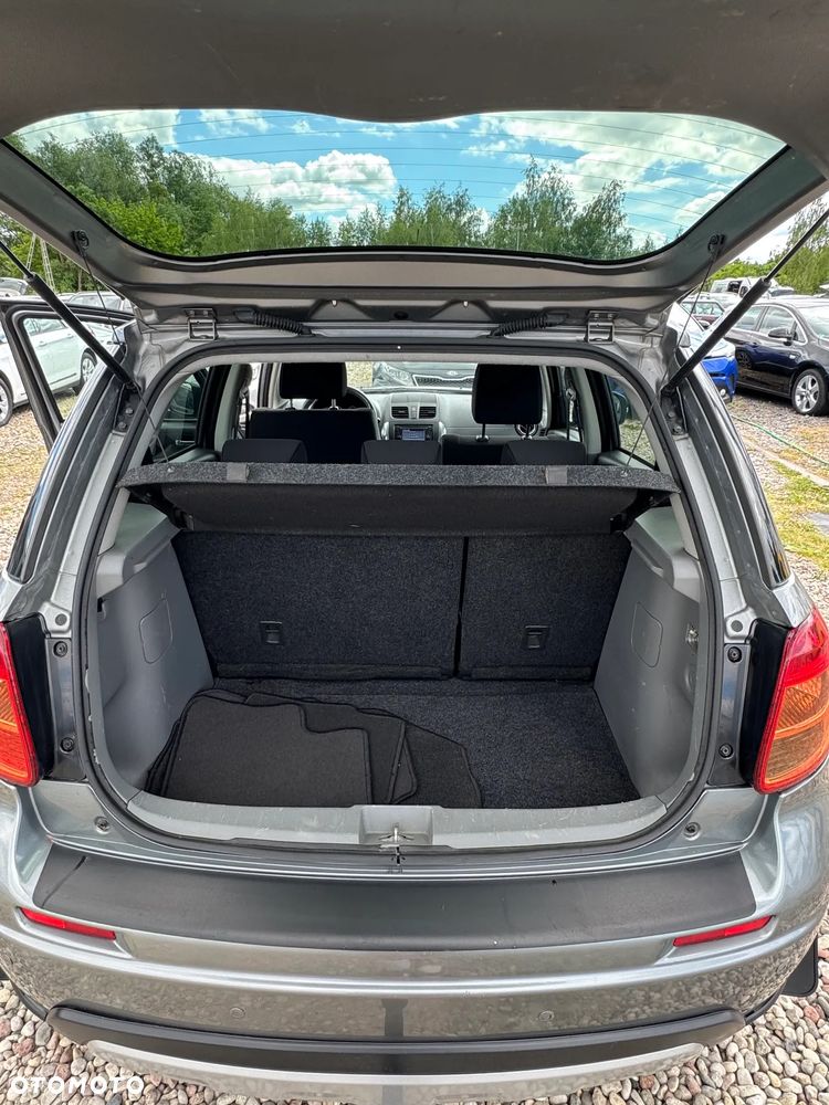 Suzuki SX4 2.0 DDiS 4x2 Style - 8