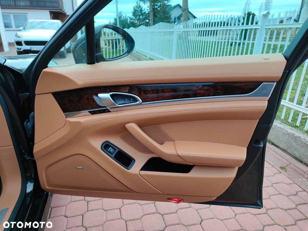 Porsche Panamera 4S - 12