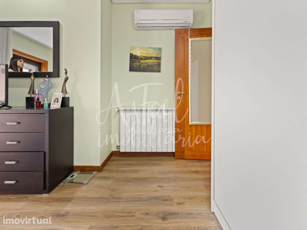 Duplex T5 no centro de Ponte de Lima com terraço panorâmico e 2 gar... - Grande imagem: 5/58