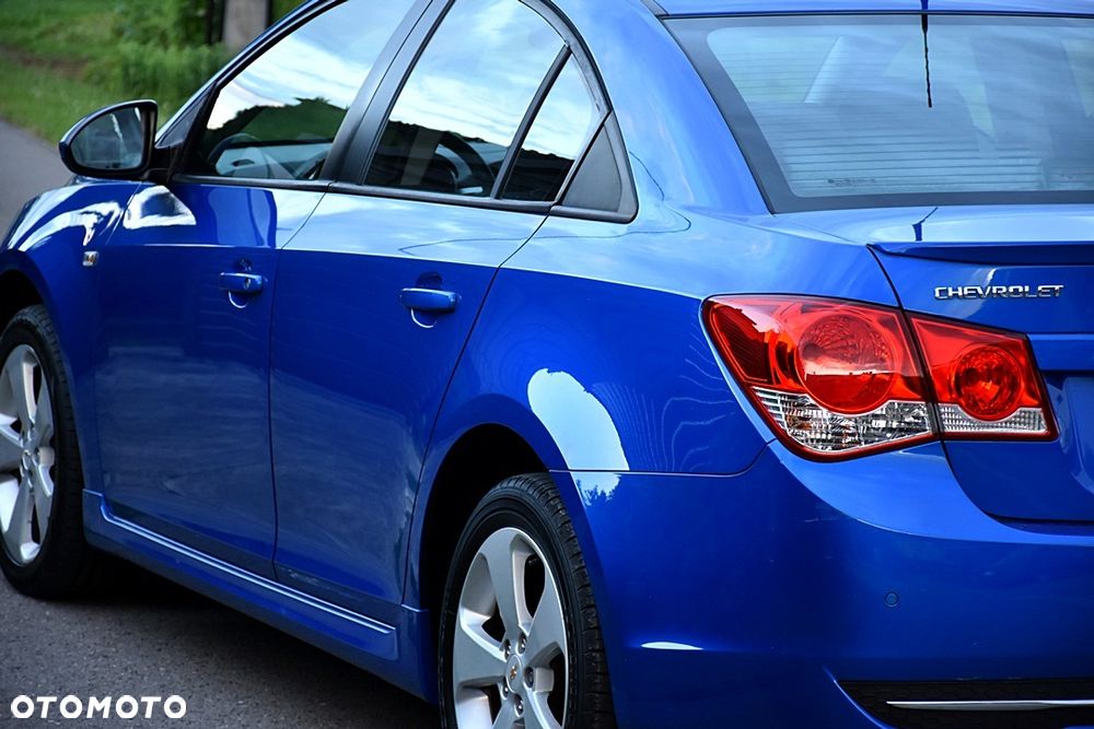 Chevrolet Cruze 1.8 LS+ - 12