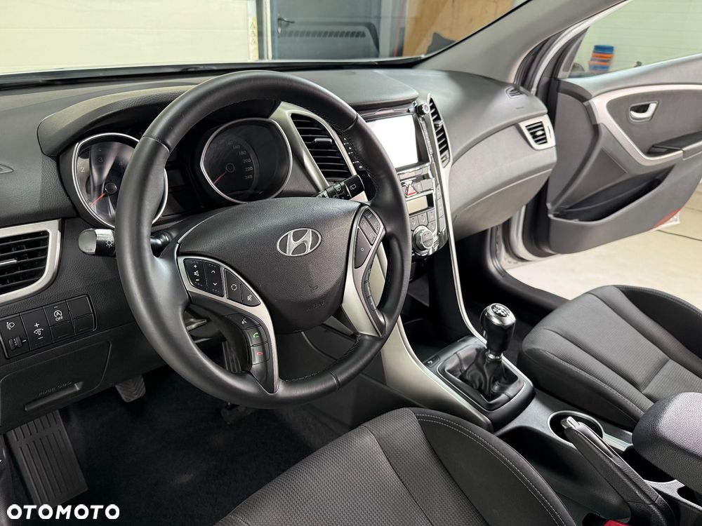 Hyundai i30 blue 1.6 CRDi Style - 19