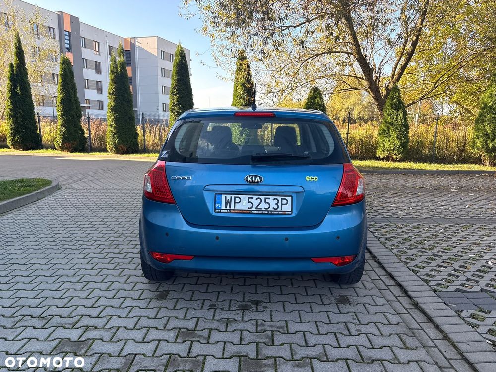 Kia Ceed - 14