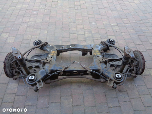 BELKA ZAWIESZENIA TYL JEEP CHEROKEE WK2