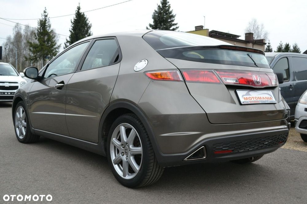 Honda Civic 1.8i-VTEC Automatik Executive - 4