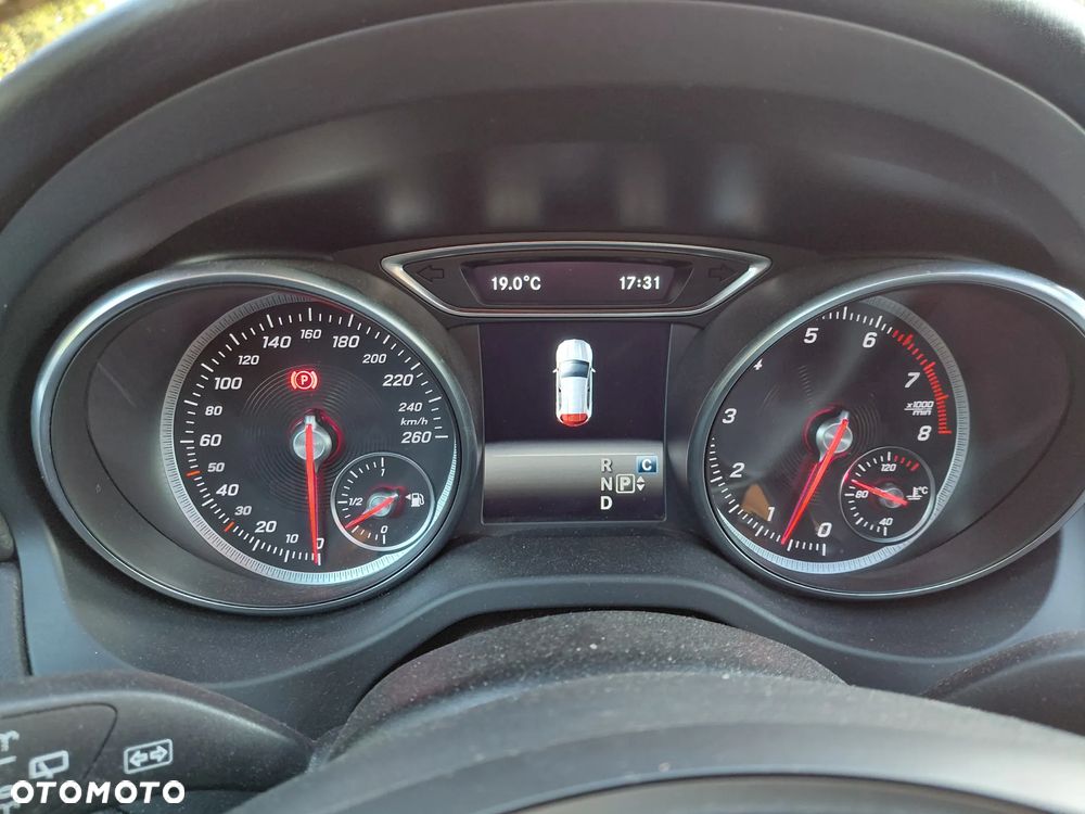 Mercedes-Benz GLA - 20