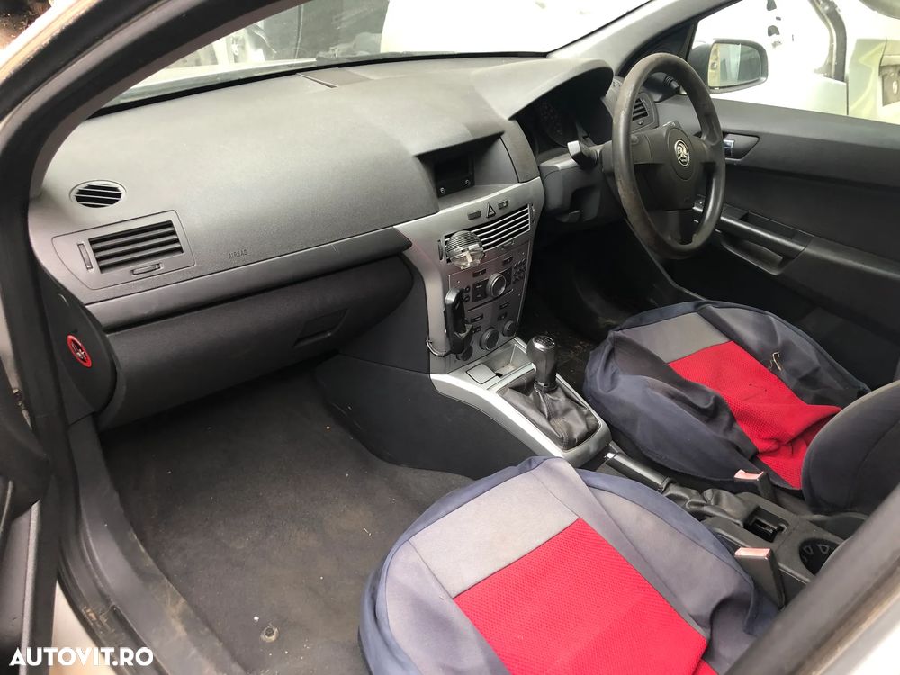 Dezmembrez Opel Astra H facelift break 2009 gri argintiu 1,7 - 6