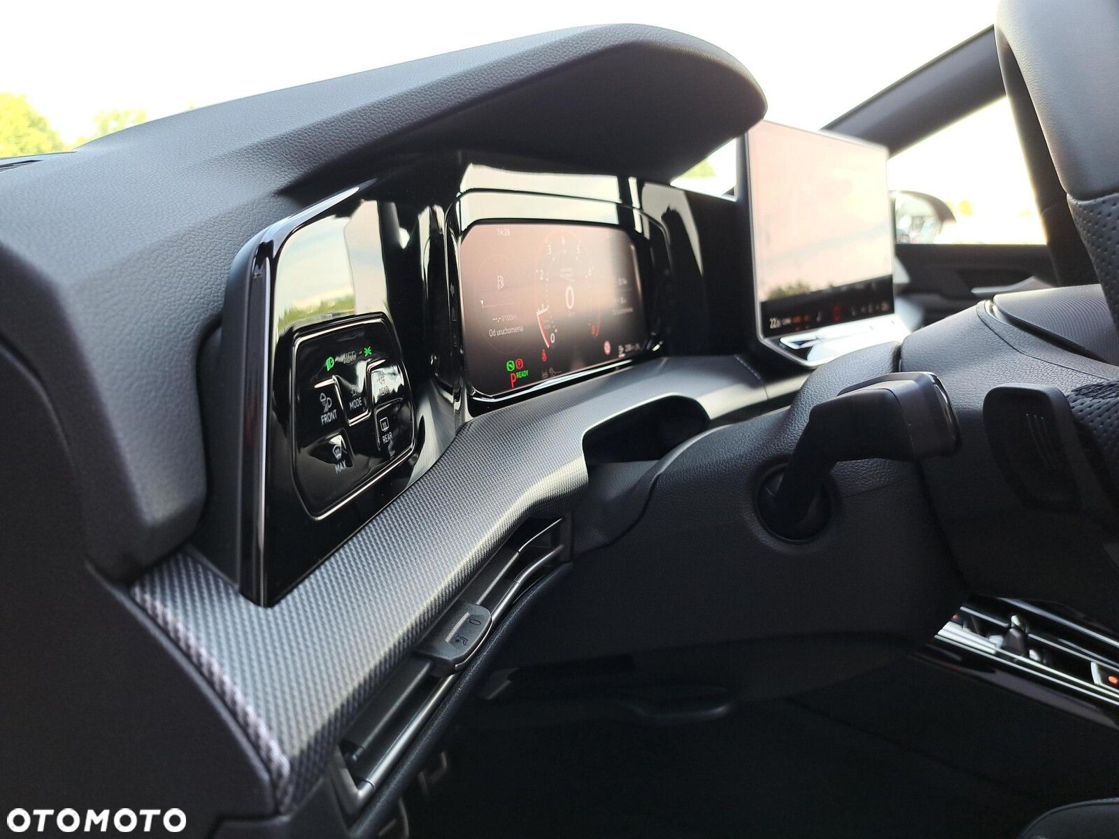 Volkswagen Golf - 24
