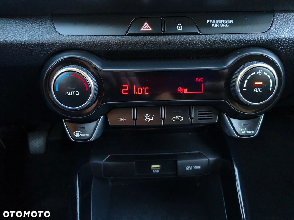 Kia Stonic 1.2 L Business Line - 31