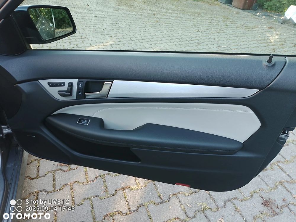 Mercedes-Benz Klasa C 350 Coupe BlueEFFICIENCY 7G-TRONIC Edition 1 - 15