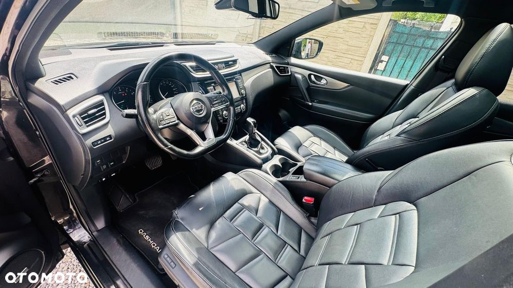 Nissan Qashqai 1.2 DIG-T Xtronic TEKNA+ - 29