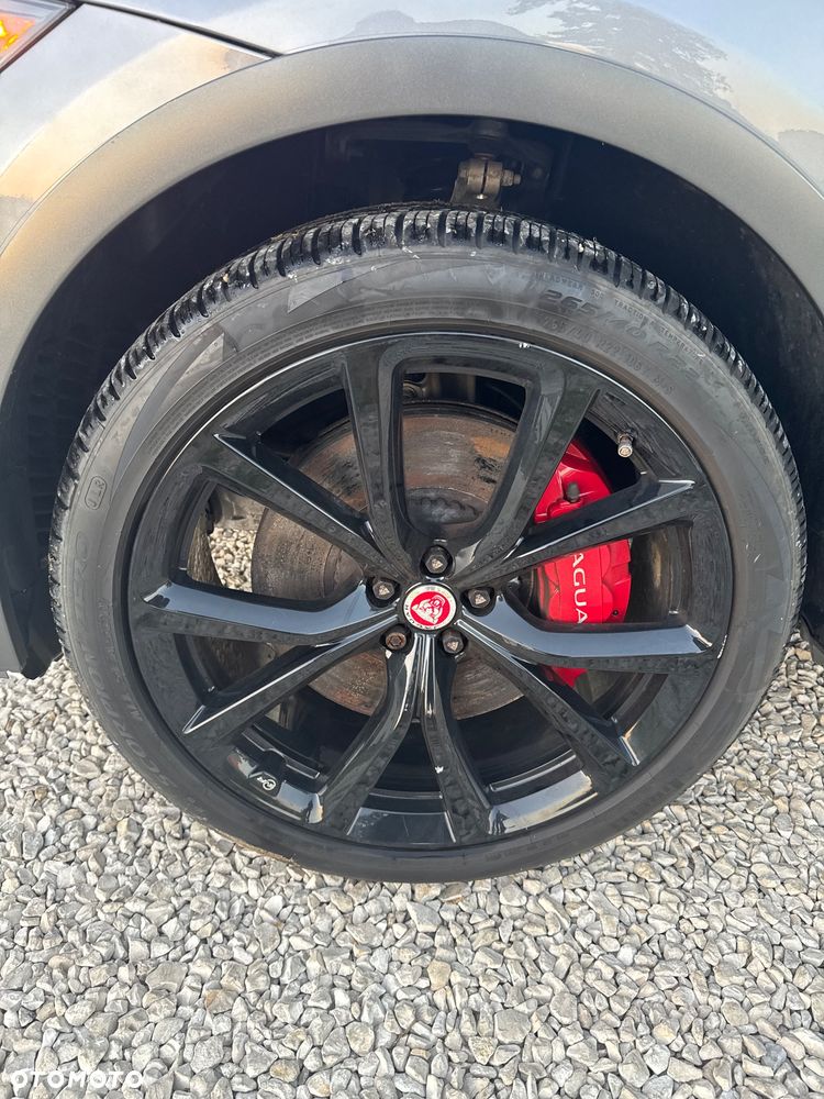 Jaguar F-Pace AWD SVR - 25