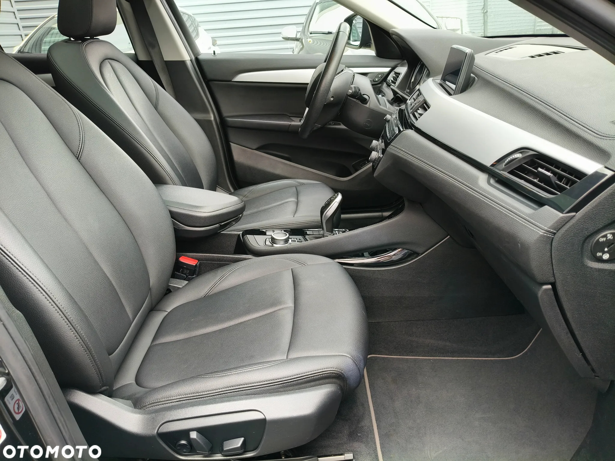 BMW X2 sDrive18i Advantage Plus - 3