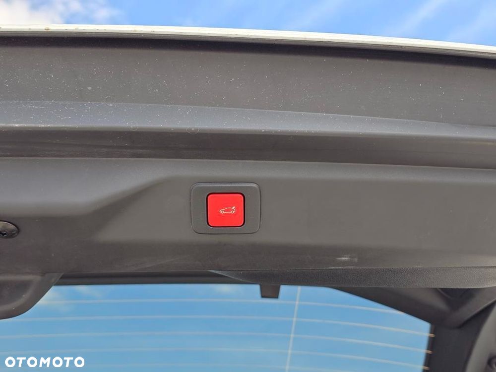 Peugeot 3008 1.6 PHEV 195 GT Exclusive e-DCS7 - 27
