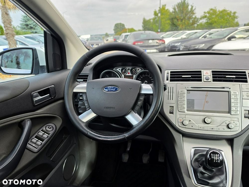 Ford Kuga 2.0 TDCi 4x4 Titanium - 36