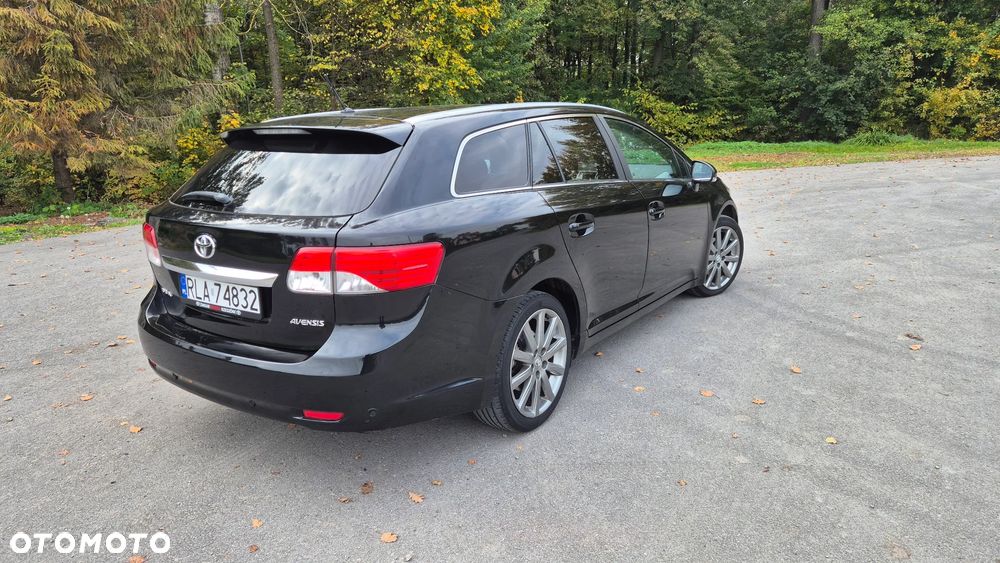 Toyota Avensis 2013 photo 4