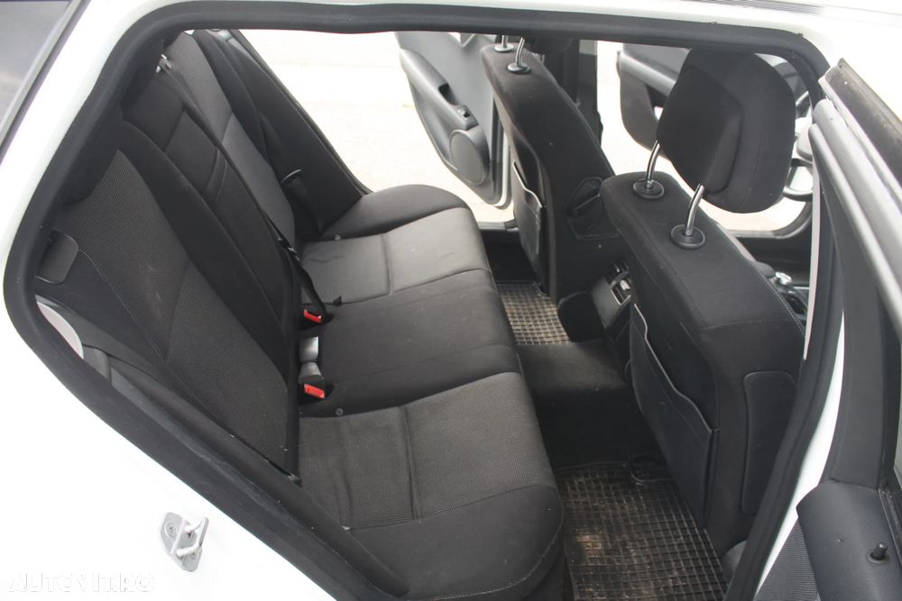 Mercedes-Benz C 220 CDI DPF (BlueEFFICIENCY) - 9