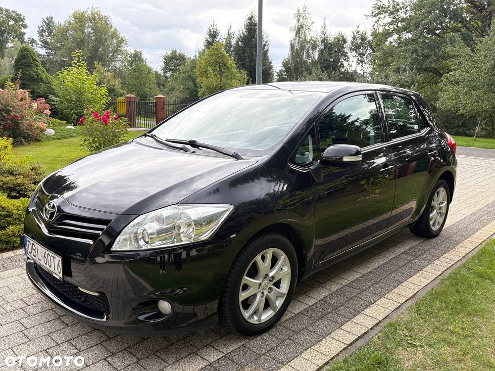 Toyota Auris 1.33 Dual-VVT-i Comfort - 1
