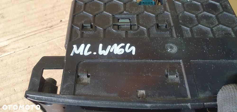 Schowek półka deski konsoli Mercedes ML W164 A1648100030 A1648100130 - 9