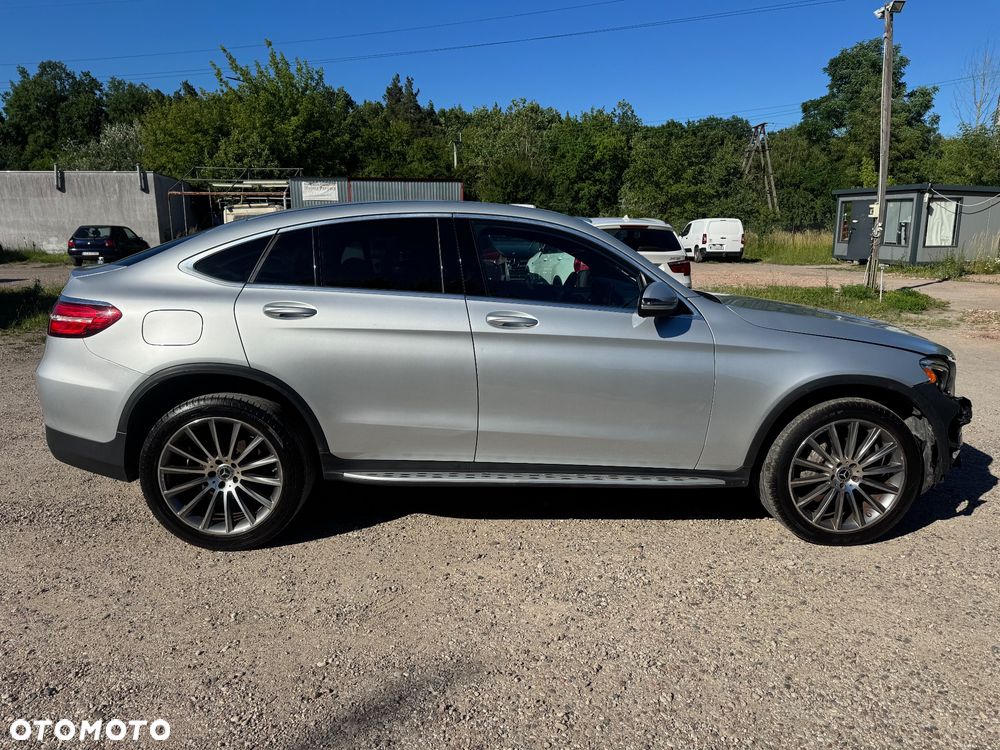 Mercedes-Benz GLC 300 4Matic 9G-TRONIC AMG Line - 5
