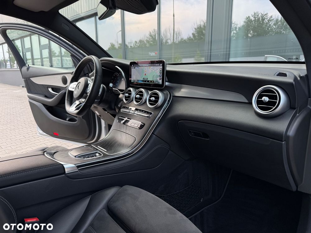 Mercedes-Benz GLC 200 d 4Matic 9G-TRONIC AMG Line Plus - 35