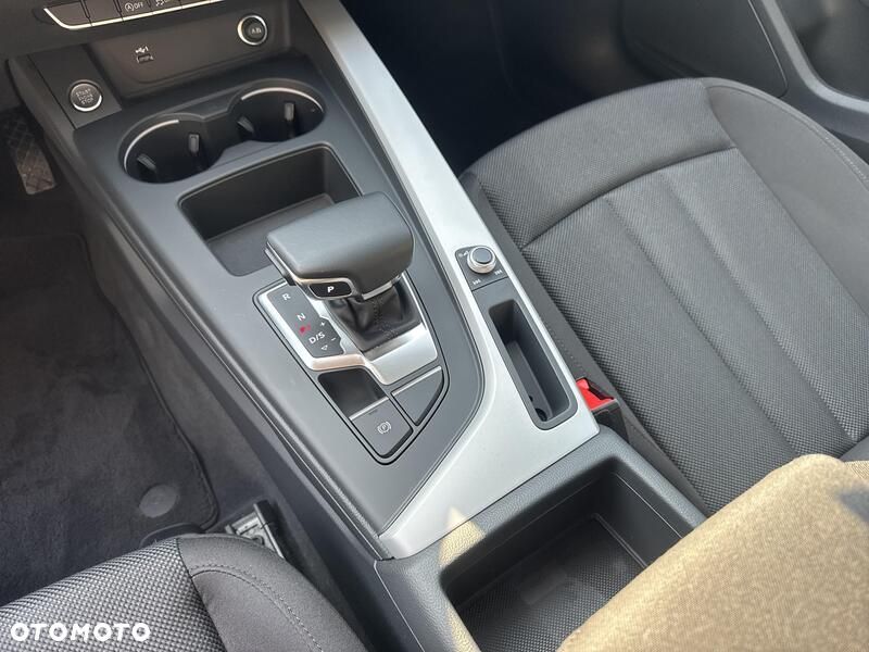 Audi A4 Limousine 35 TFSI mHEV Advanced S tronic - 17