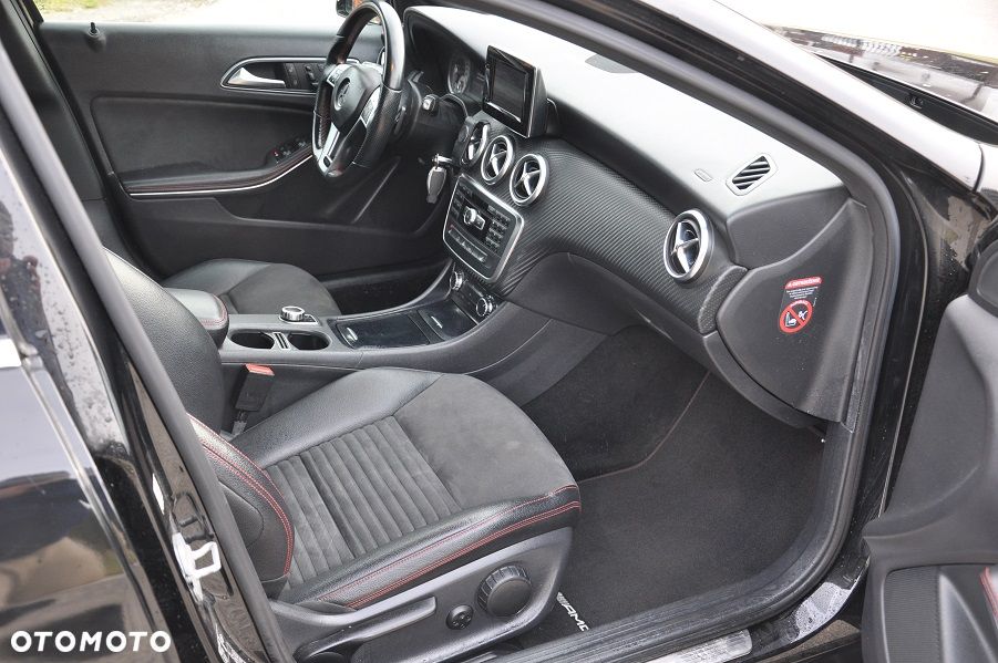 Mercedes-Benz Klasa A 180 7G-DCT AMG Line - 11