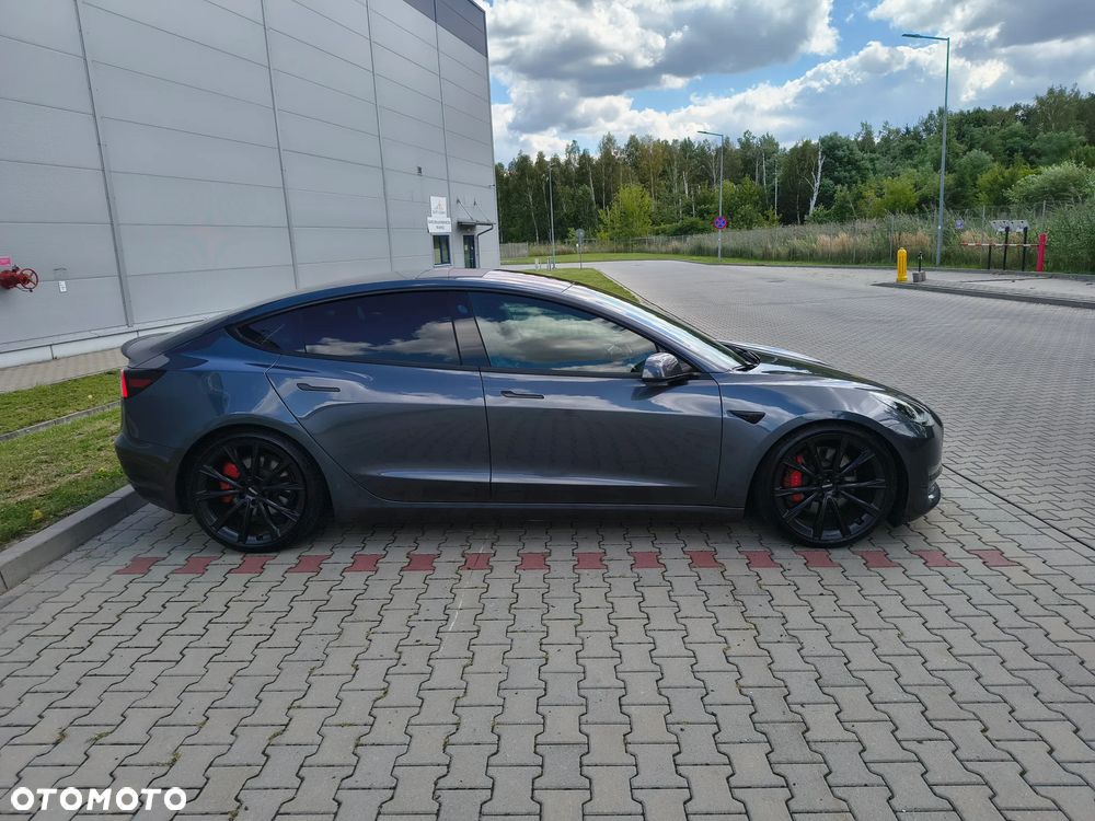 Tesla Model 3 - 3