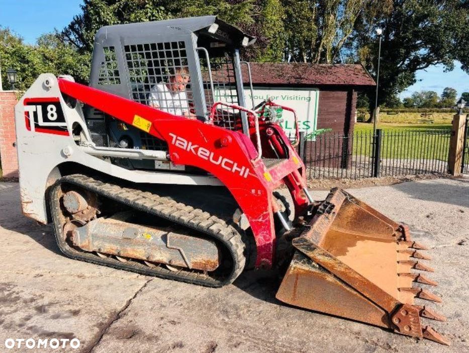 Takeuchi TL8 - 4