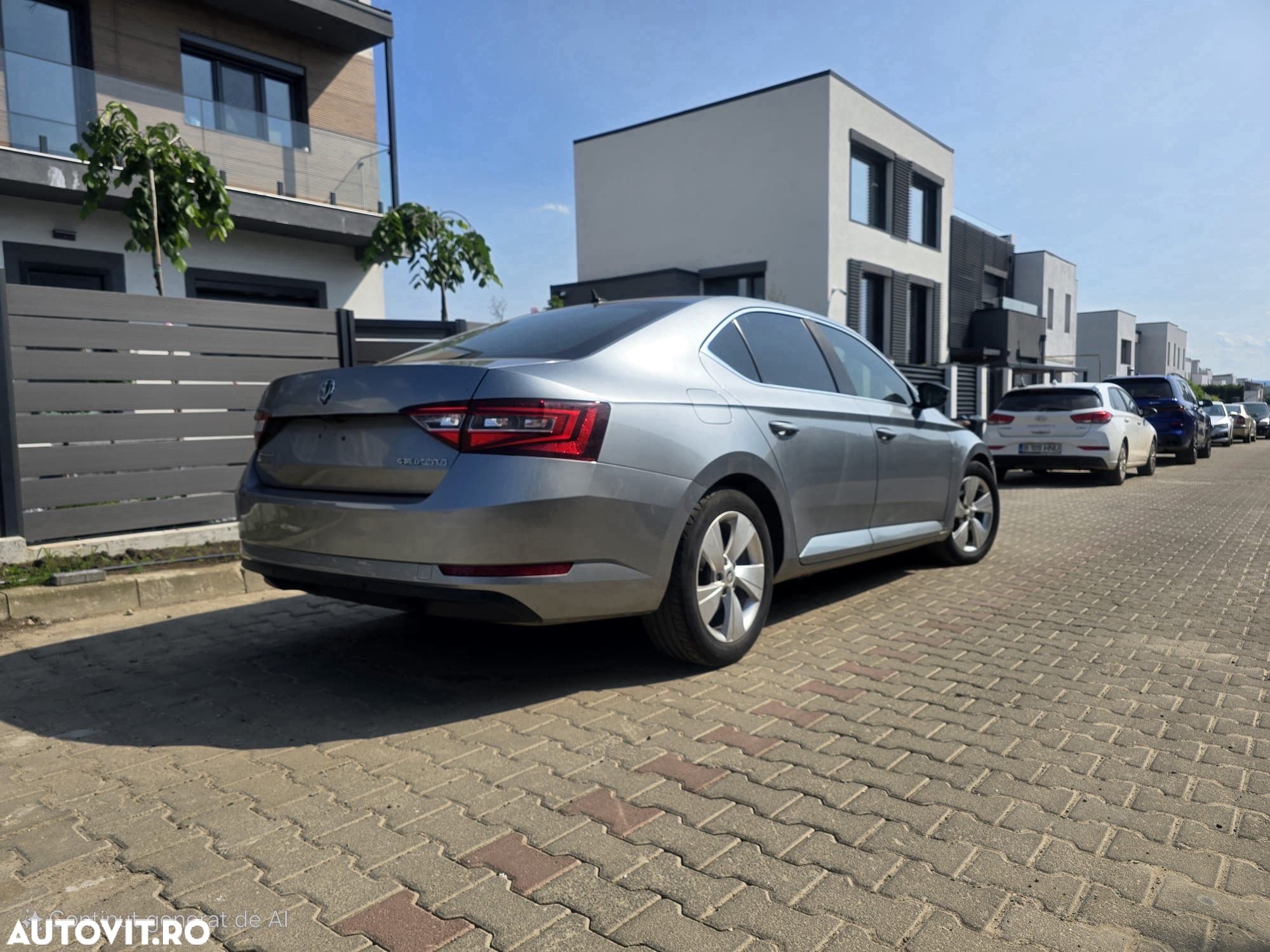 Skoda Superb 2.0 TDI DSG Style - 1
